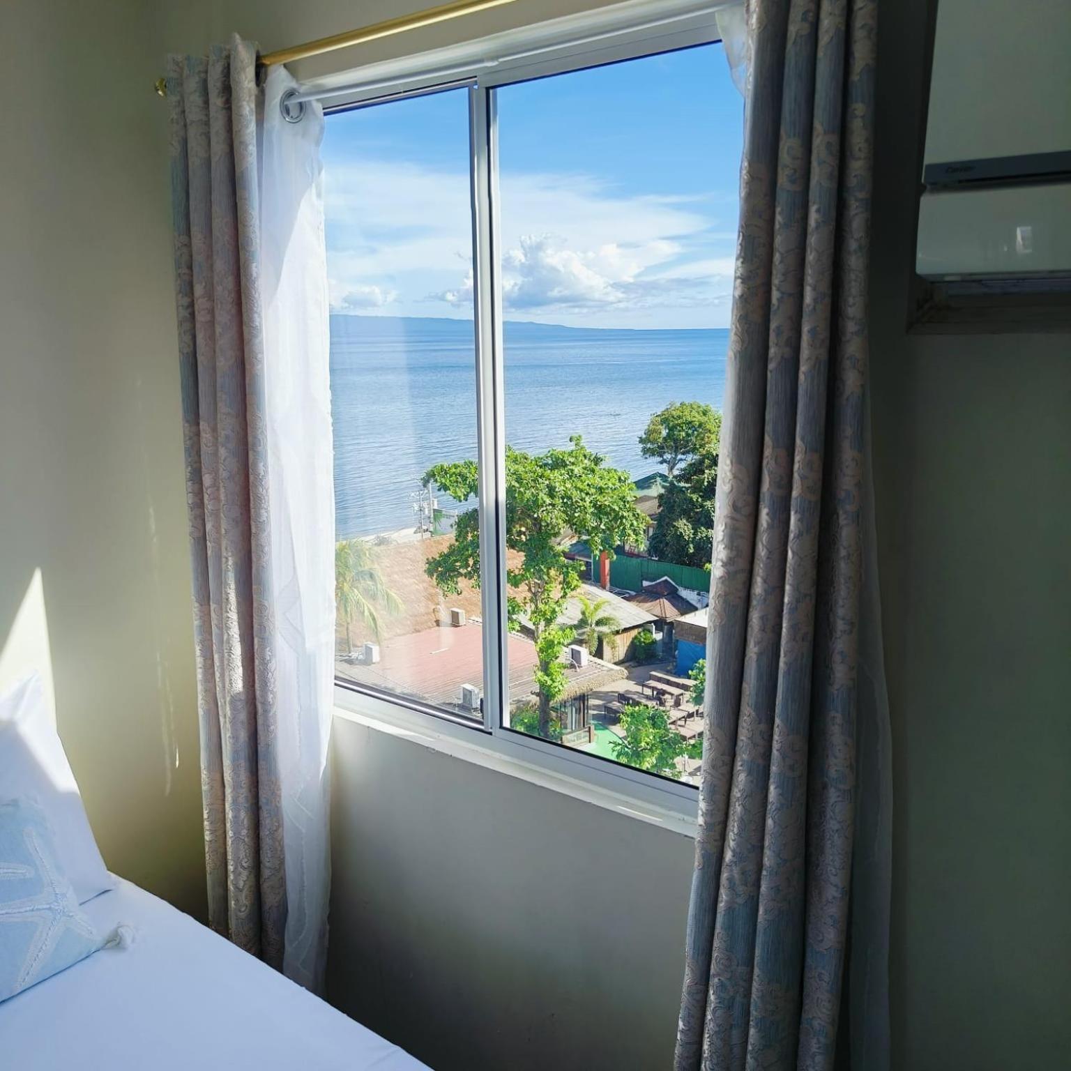 Veronica'S Homestay At Marina Spatial Condo Dumaguete City Exteriör bild